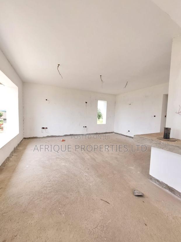 6bdrm Mansion in Thika Green for sale