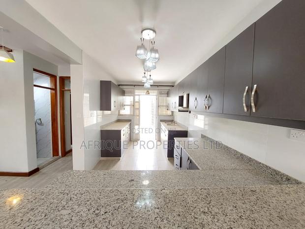 4bdrm Mansion in Bypass, Ruiru for rent