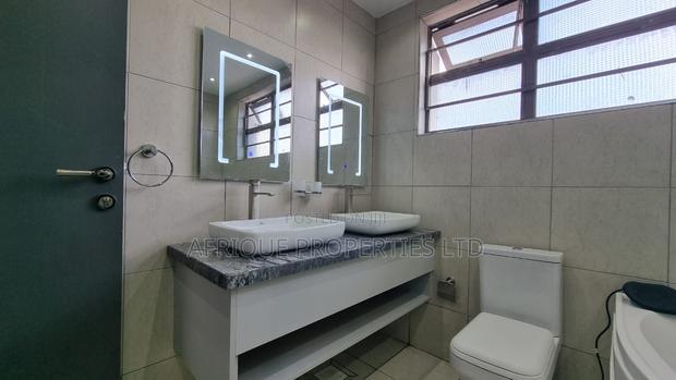 4bdrm Mansion in Membley for sale