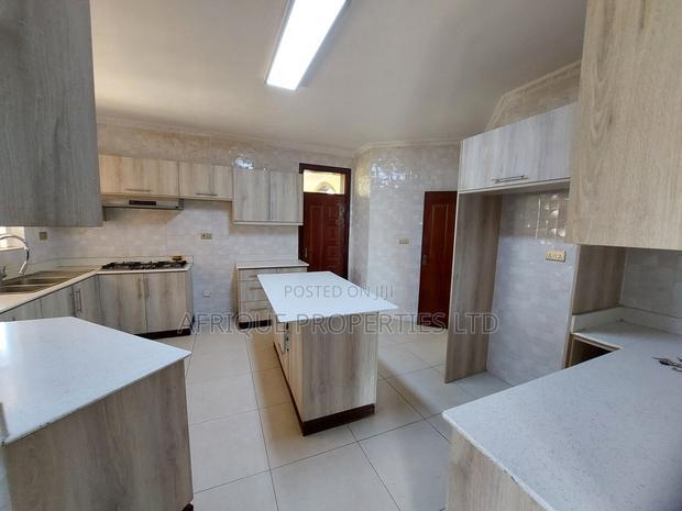 4bdrm Mansion in Kenyatt Road for sale