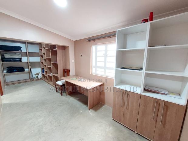 5bdrm Mansion in Sigona for sale