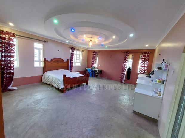 5bdrm Mansion in Sigona for sale