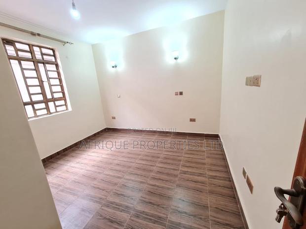 Mini Flat in Thome Estate for rent