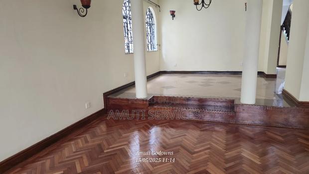 5bdrm Villa in Millennium Villas, Riverside Drive for sale