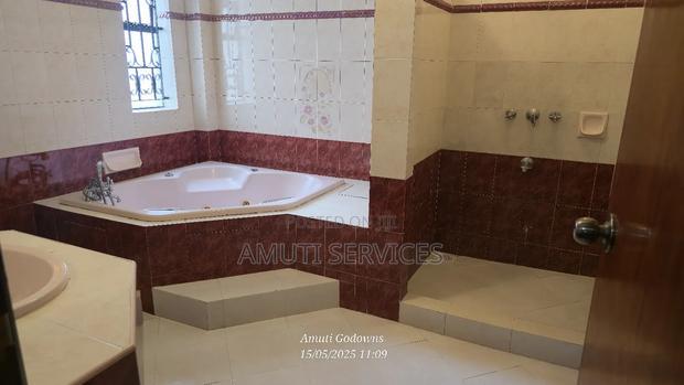 5bdrm Villa in Millennium Villas, Riverside Drive for sale