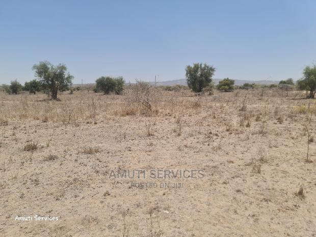 Maanzoni: 3 Acres for Petrol Station