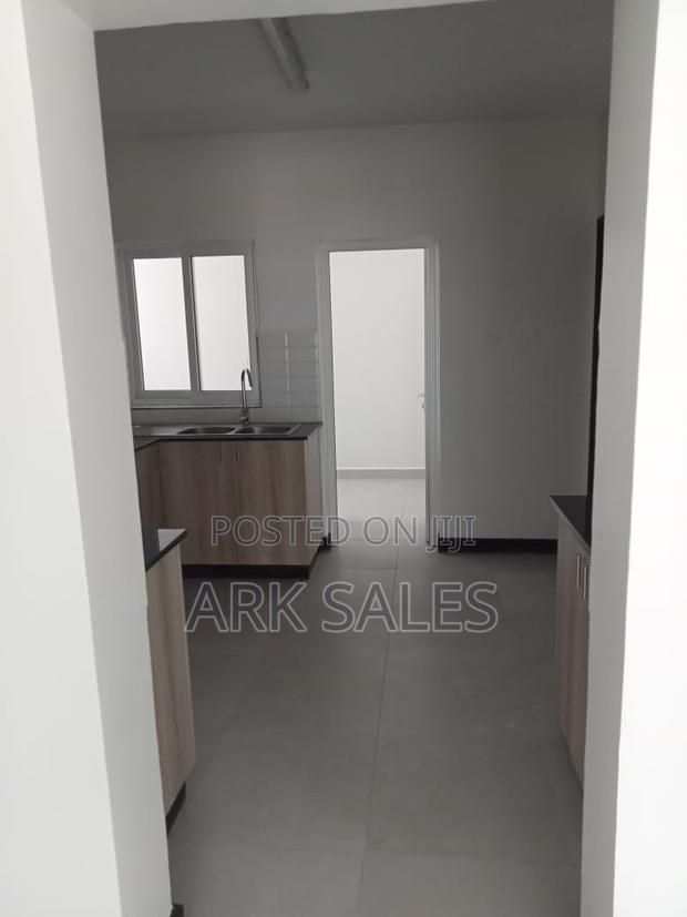 3bdrm Apartment in Sunpark Residence, Gateway Mall Area for rent
