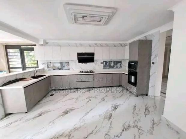 6bdrm Villa in Ruiru for sale