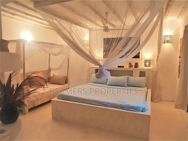 Furnished 6bdrm Villa in Malindi for sale