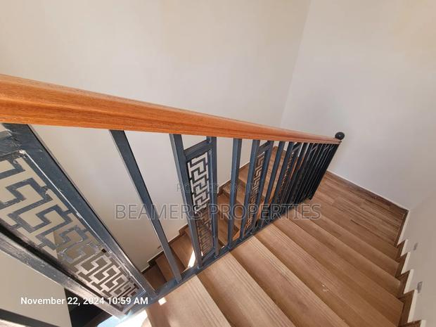 7bdrm Maisonette in Paradise Court, Kenyatta Road / Theta for sale