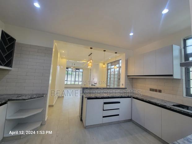 4bdrm Maisonette in Membly Estate for sale
