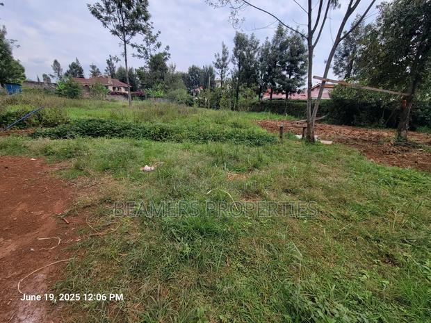 1/2 Acre for Sale in Thome Plateau.