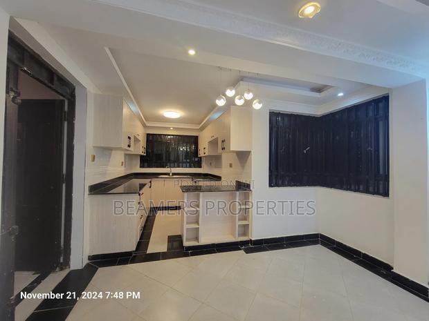 7bdrm Maisonette in Paradise Court, Kenyatta Road / Theta for sale