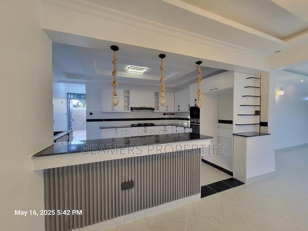 4bdrm Maisonette in Mugutha Kiganjo Road, Ruiru for sale