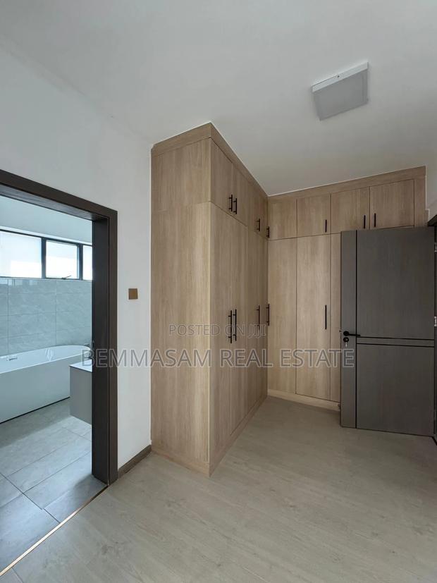 4bdrm Apartment in Lavington, Valley Arcade for sale