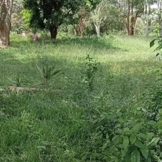 9 Acres for Sale at Karen Hardy