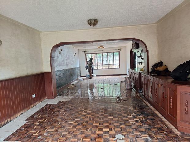 5bdrm Maisonette in Kilimani, Hurlingham for sale