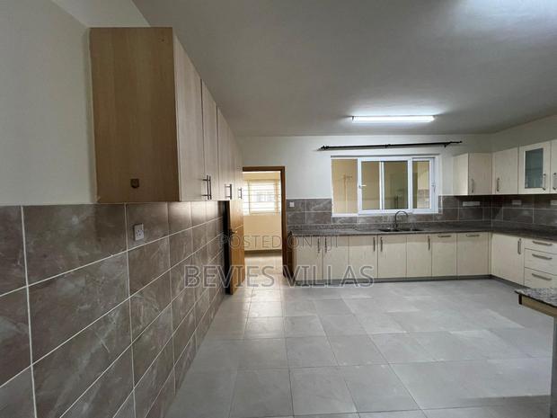 3bdrm Apartment in Westlands, Raphta Road Area for rent