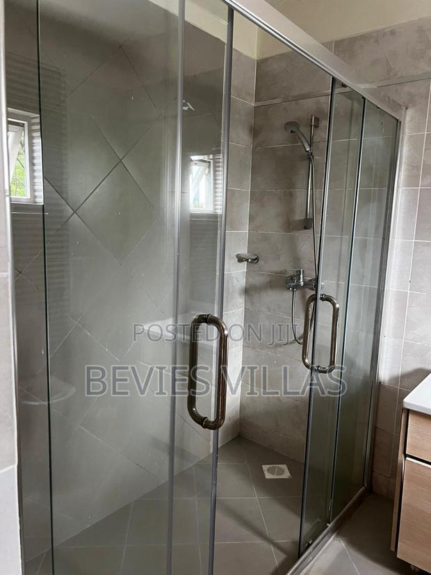 3bdrm Apartment in Westlands, Raphta Road Area for rent