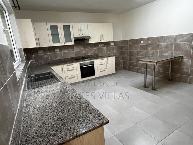 3bdrm Apartment in Westlands, Raphta Road Area for rent