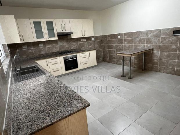 3bdrm Apartment in Westlands, Raphta Road Area for rent