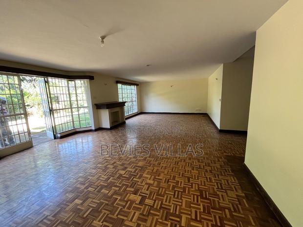 5bdrm Townhouse / Terrace in Spring Valley for rent