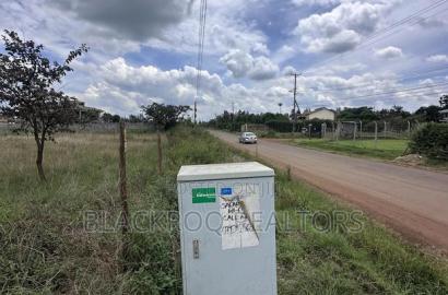 1/4 Acre Corner-Plot in Membly