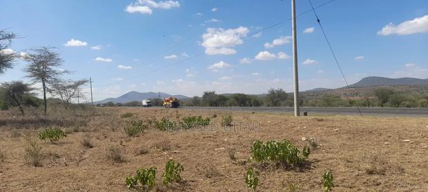 50x100 Plots Touching Namanga Highway