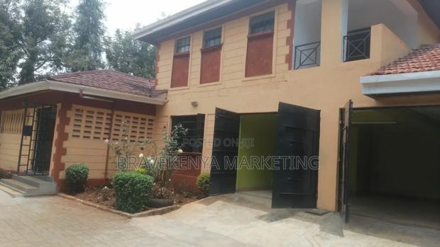5bdrm House in Nyari Estate for rent