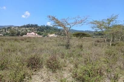 Very Quick Distress Sale! 1/2 Acre Off Ngong-Kiserian Tarmac