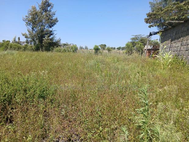 Prime Full Eighth Acre 800m Off Tarmac in Kiserian