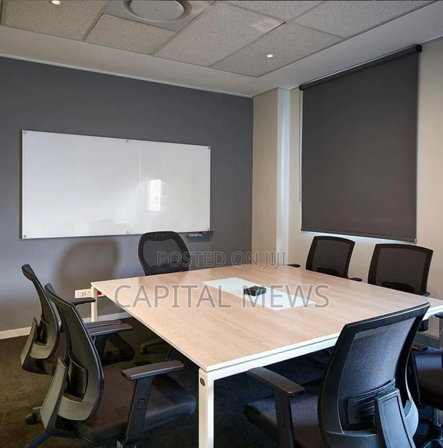 Large Offices With Many Desks
