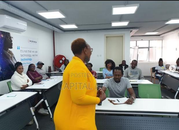 State Of The Art Working Offices With Furniture