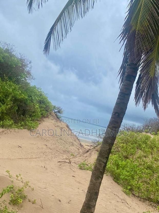 1/4 Acre Second Row Beach Plot.