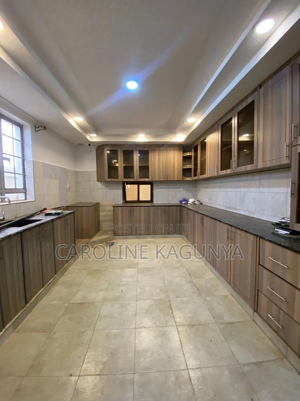 7bdrm Mansion in Utawala for rent