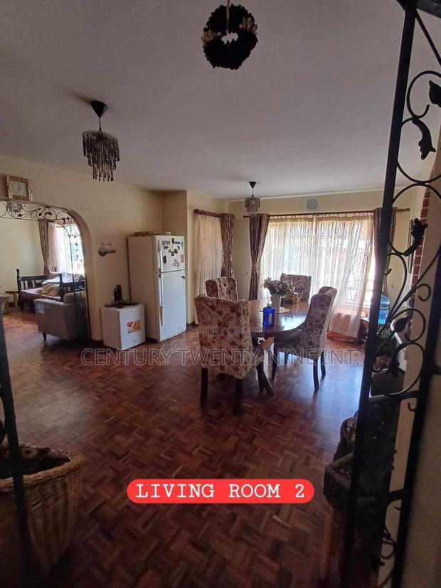4bdrm Penthouse in Rehmat Apartments, Parklands/Highridge for sale