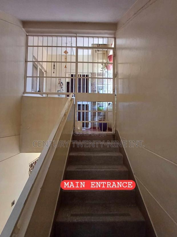 4bdrm Penthouse in Rehmat Apartments, Parklands/Highridge for sale