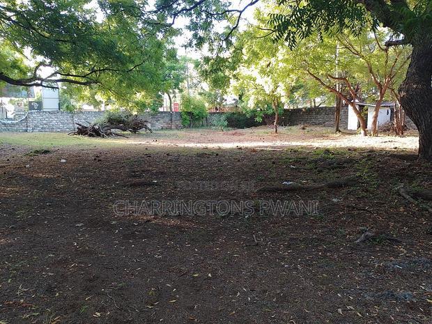 4.5-Acre Prime Beachfront Plot - Diani CBD | EUR1.6 Million