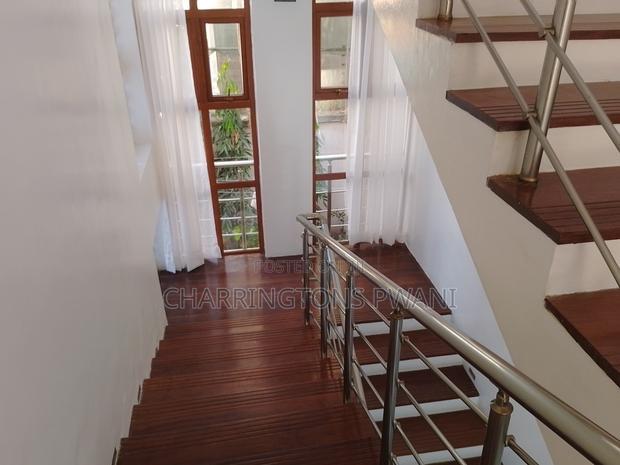 Furnished 5bdrm Villa in Diani for sale