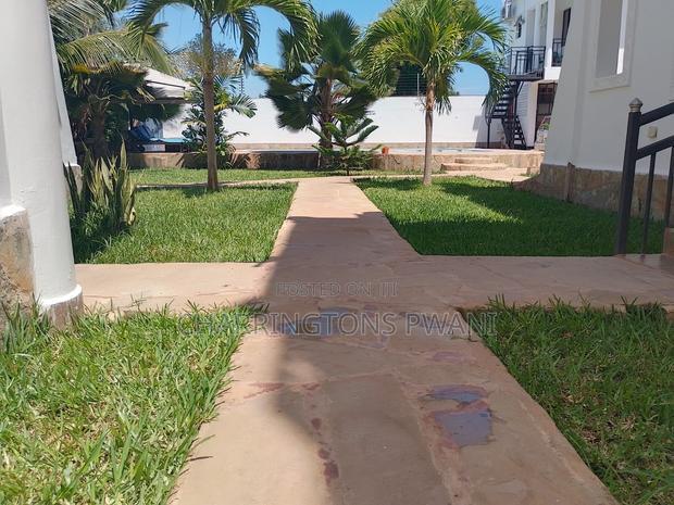 Short-Stay Business - Diani | 4 One-Beds + 1 Studio