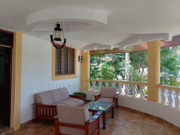 Furnished 3bdrm Villa in Diani for sale