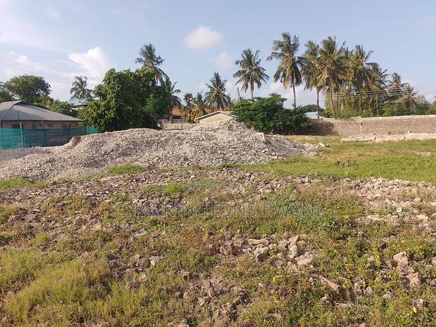 For Sale:0.75 Acres Within a 150metre Radius of Shelly Beach