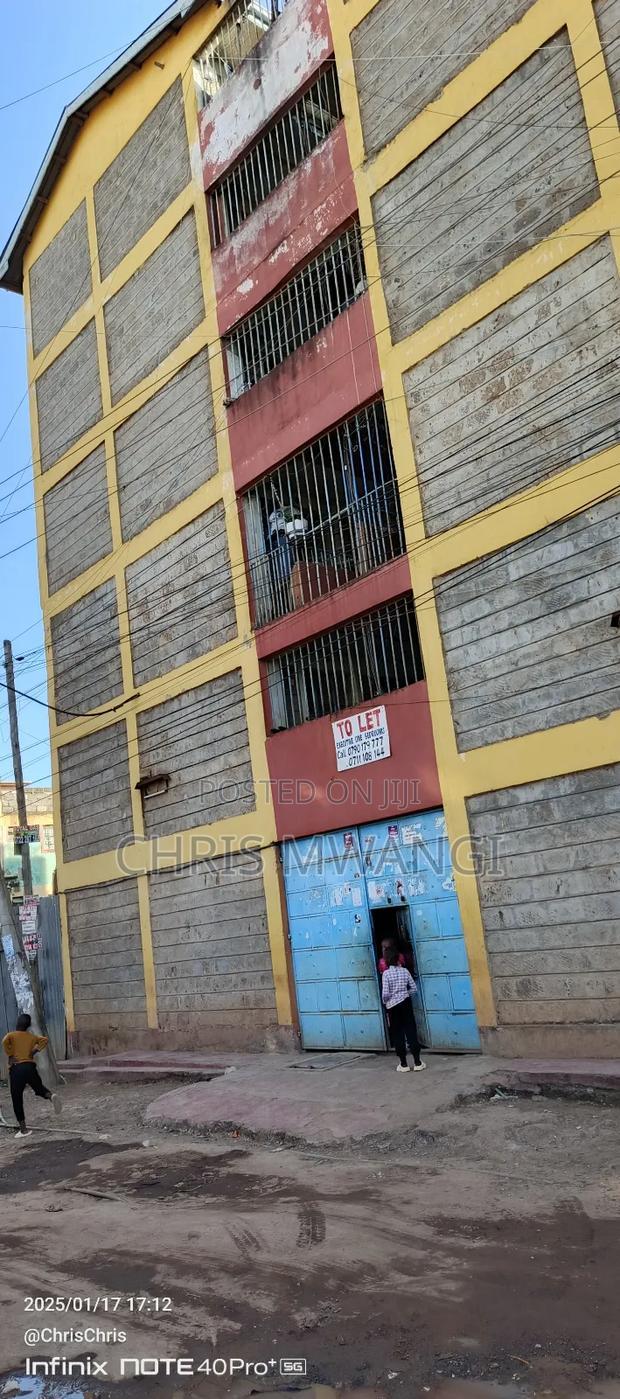 1bdrm Block of Flats in Zimmerman Base for sale