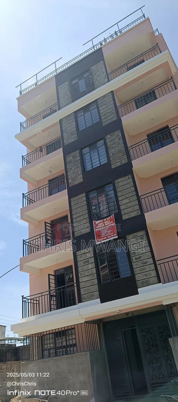 1bdrm Block of Flats in Ngoigwa Estate, Thika CBD for sale