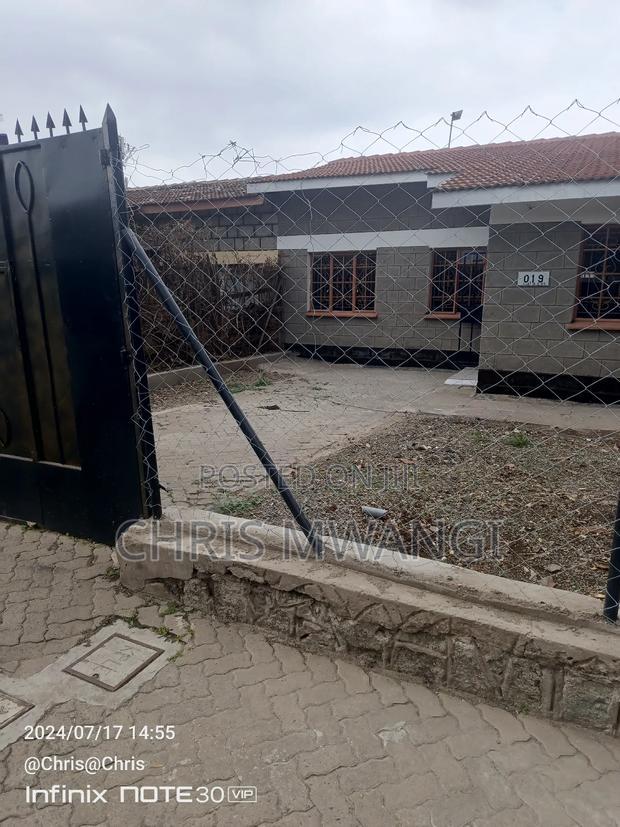 4bdrm Bungalow in Valley View Street., Mombasa Road for sale