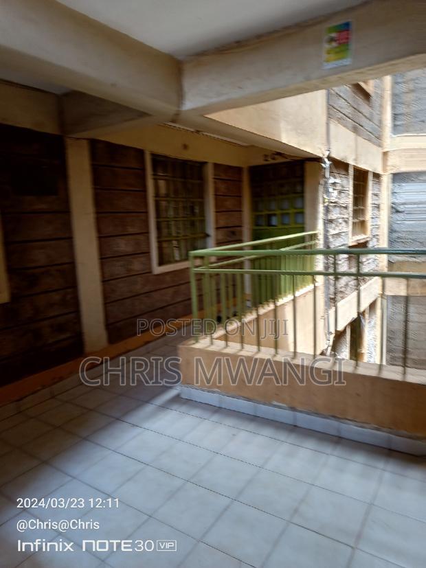 2bdrm Block of Flats in Season Estate for sale