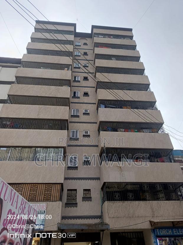 2bdrm Block of Flats in Eastleigh Street for sale