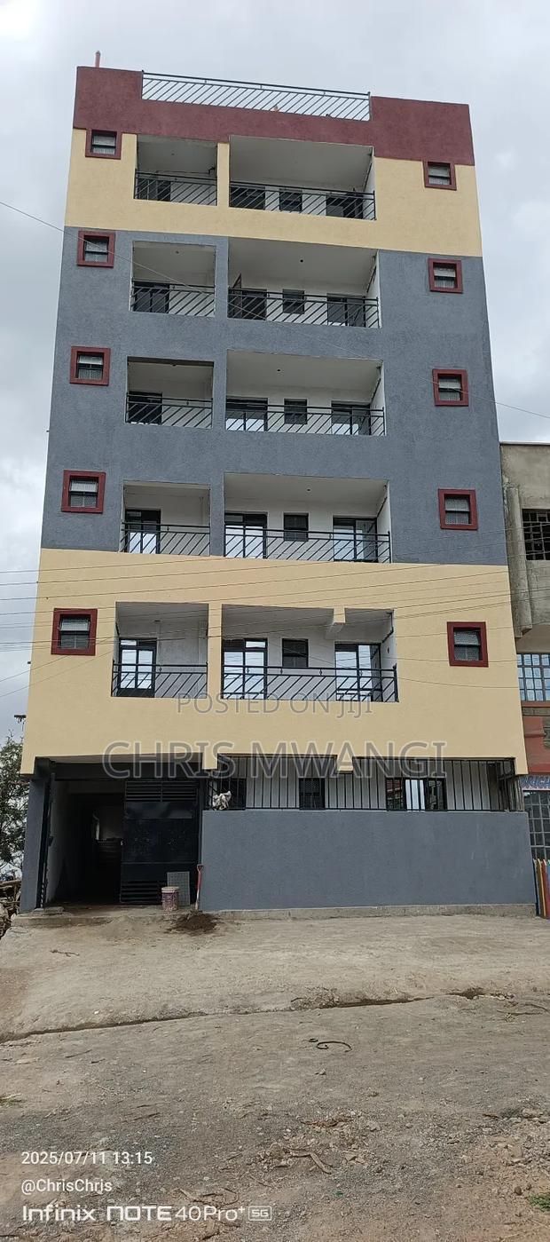 2bdrm Block of Flats in Kamakis Estate for sale