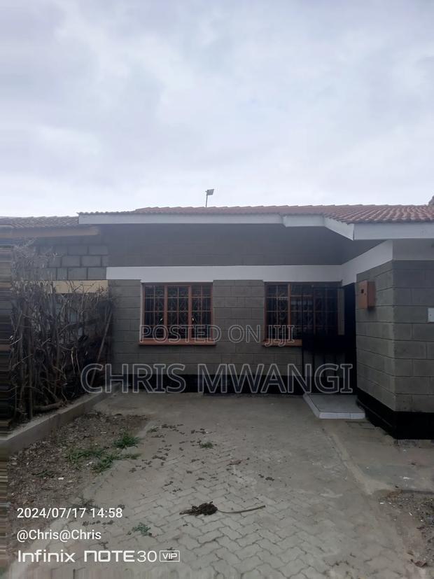 3bdrm Bungalow in Mlolongo Estate, Mombasa Road for sale