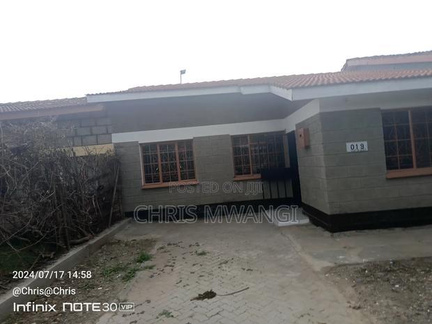 3bdrm Bungalow in Mlolongo Estate, Mombasa Road for sale